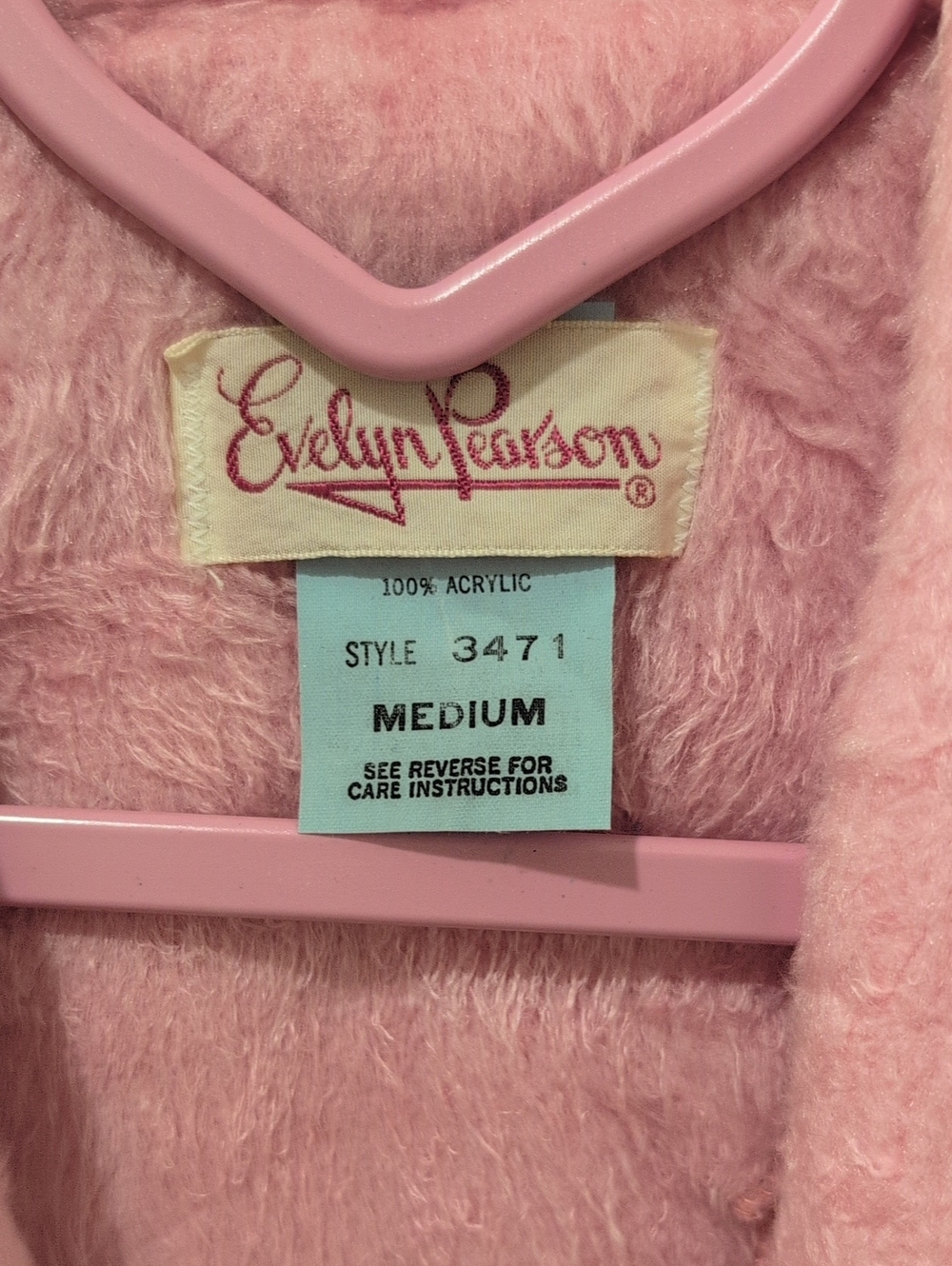 Vintage Pink soft Robe - Picture 3 of 7